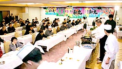 �����̔\�o�̒����l��O�Ɍ��